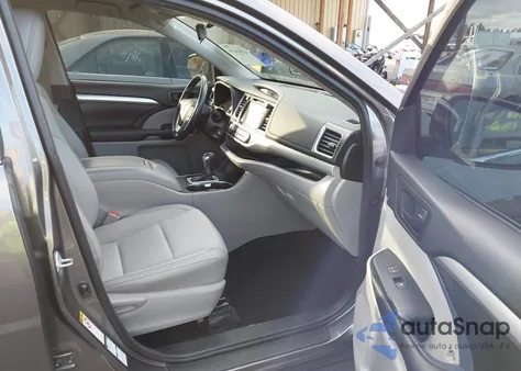 2017 Toyota Highlander Le Plus из США, поврежденный, VIN 5TDBZRFH5HS443592